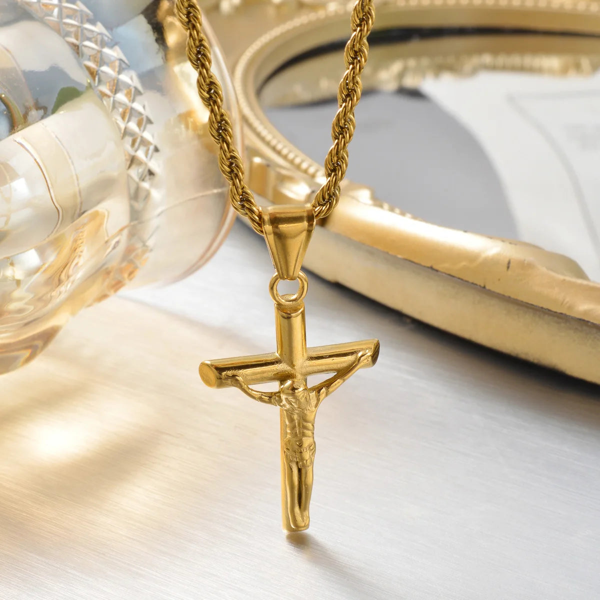 Unisex Vintage Cross Pendant for Necklace 18K Gold Plated Jesus Charm Women Men Christians Religious Jewelry Accessory Gifts